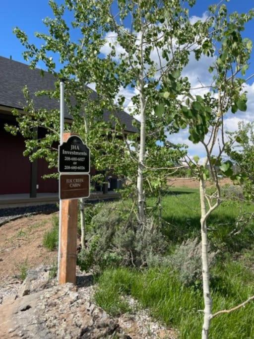 3505 Joseph Dr Cabin with breathtaking views, 30 miles to Yellowstone view 4