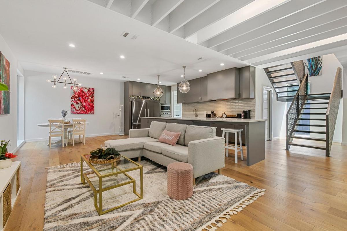 EastVillage Signature Villas by Dunyha view 4