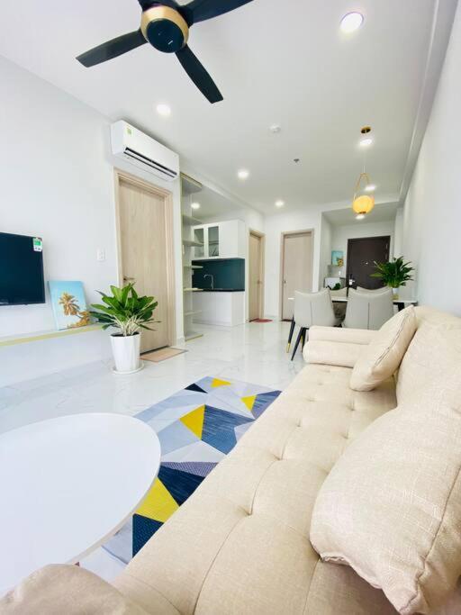 APARTMENT: 2 Phòng Ngủ, Giường Lớn,2WC, Swimming pool, Di An City