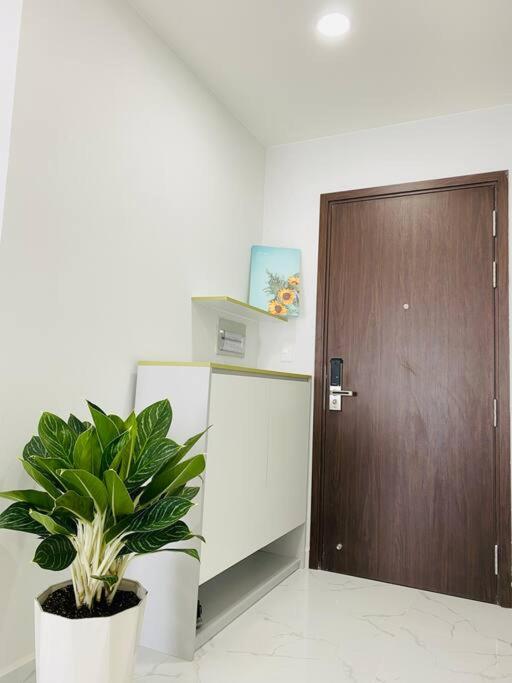 APARTMENT: 2 Phòng Ngủ, Giường Lớn,2WC, Swimming pool, Di An City