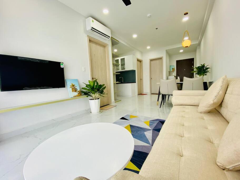 APARTMENT: 2 Phòng Ngủ, Giường Lớn,2WC, Swimming pool, Di An City