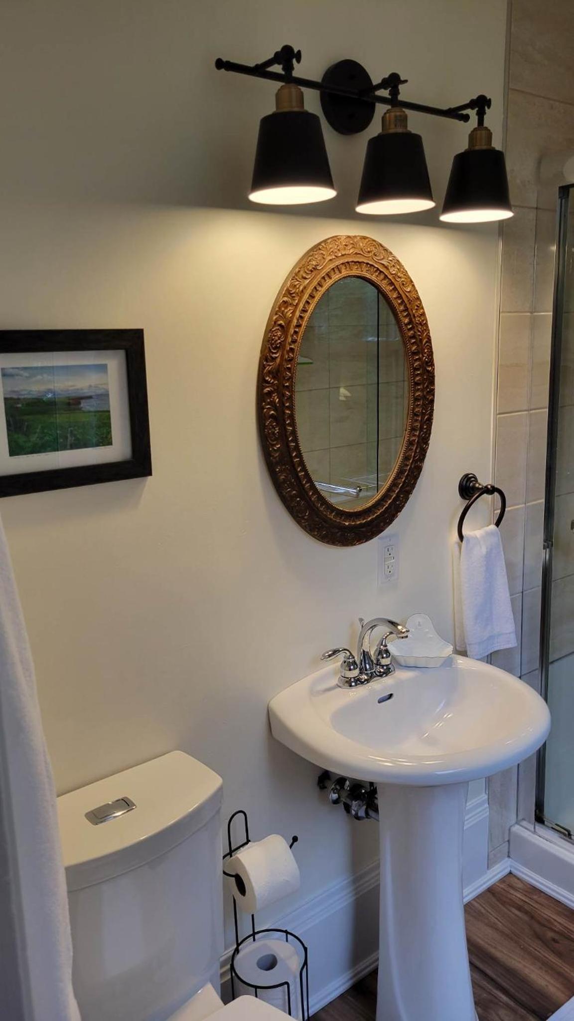Clinton Pond Bed and Breakfast