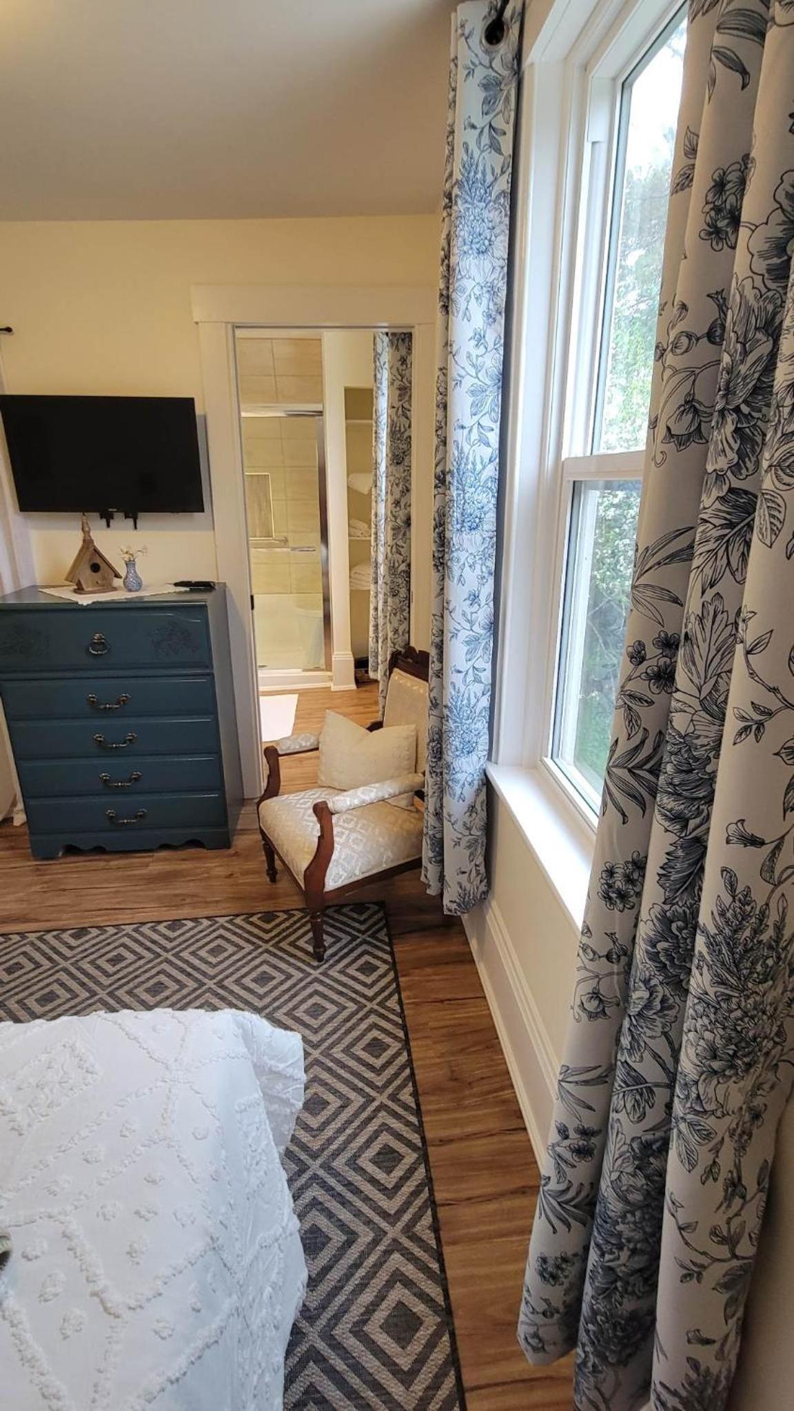 Clinton Pond Bed and Breakfast