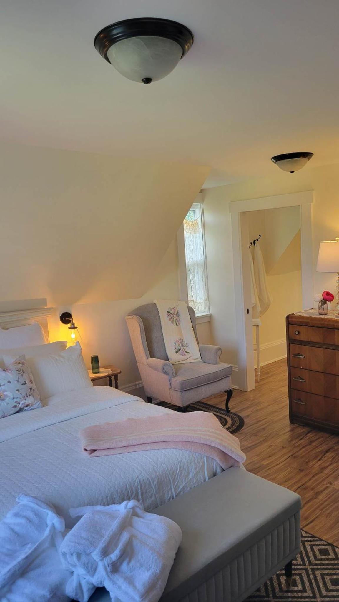 Clinton Pond Bed and Breakfast