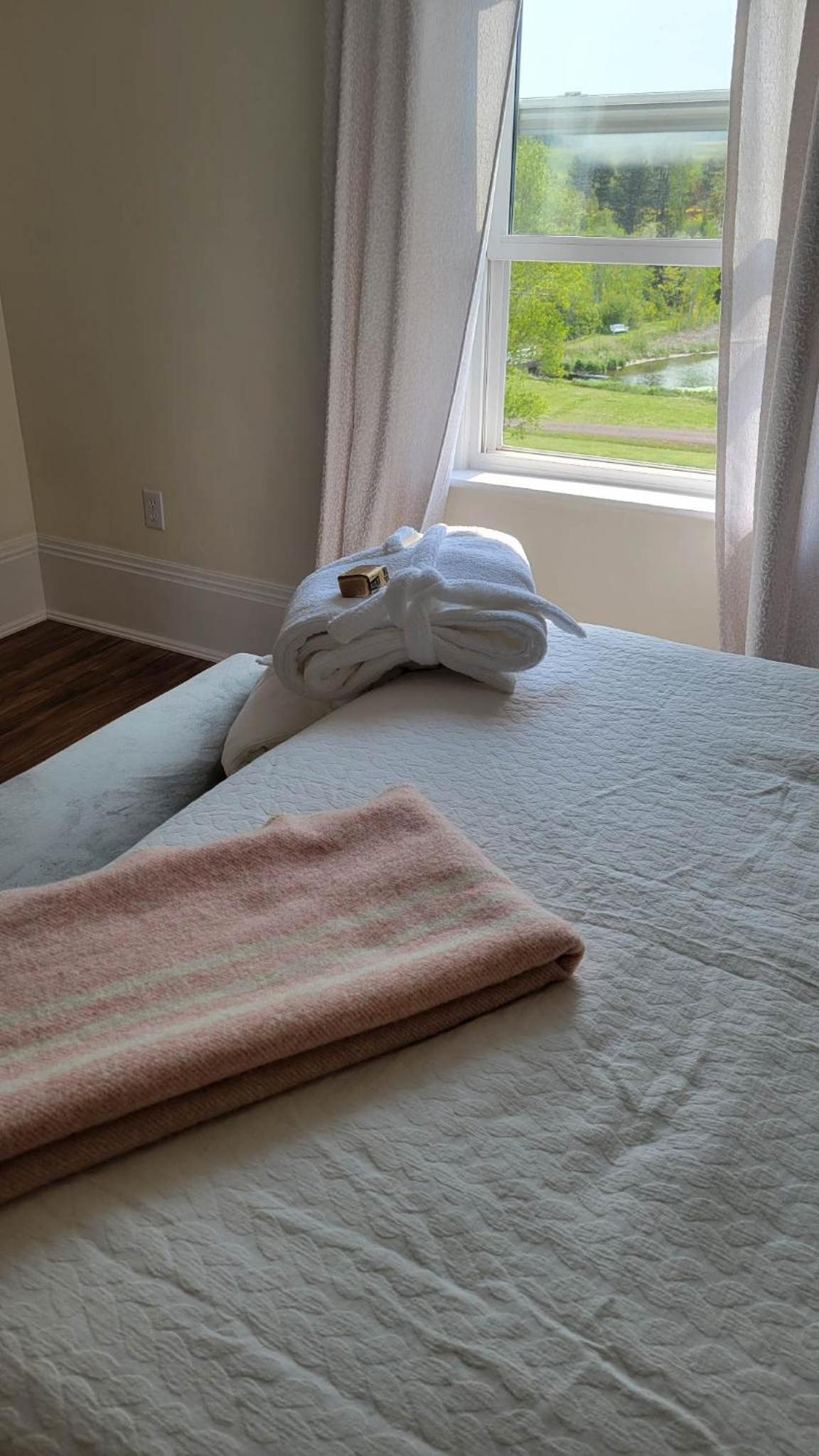 Clinton Pond Bed and Breakfast