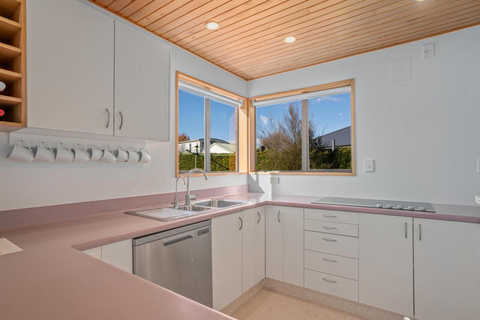 Wanaka Tranquility - Wanaka Holiday Home