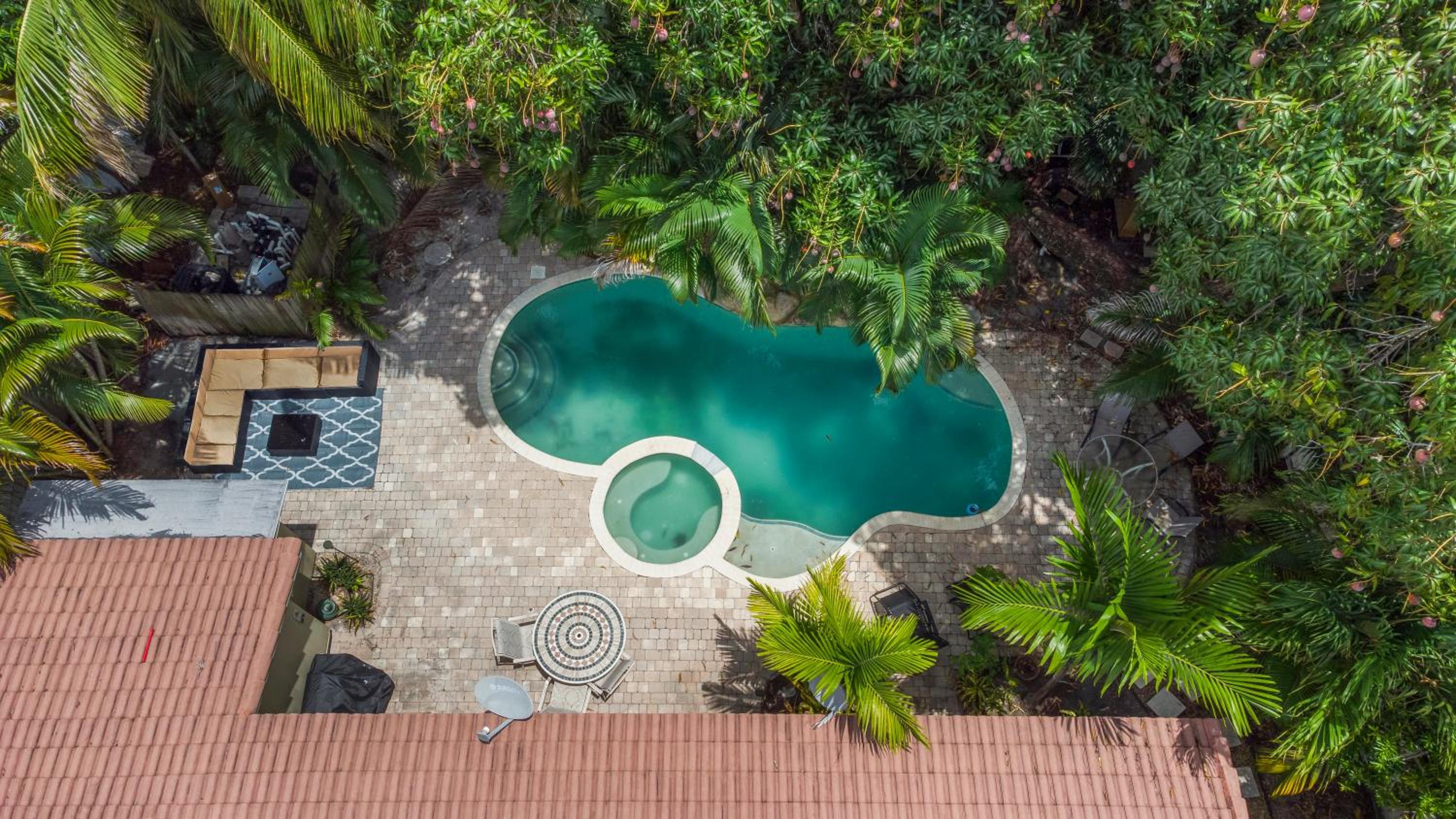 Hotel Quintessential Florida Oasis Home - Image 1