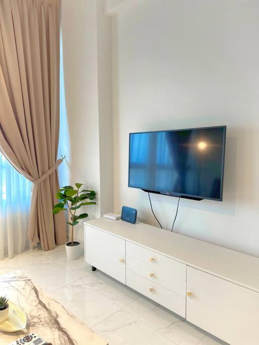 Netflix Two Bedroom Troika Kota Bharu Homestay 118 photo 4