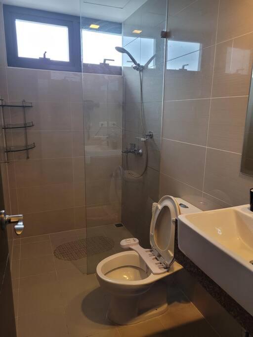 Cozy 1-bedroom condo with stunning view view 5