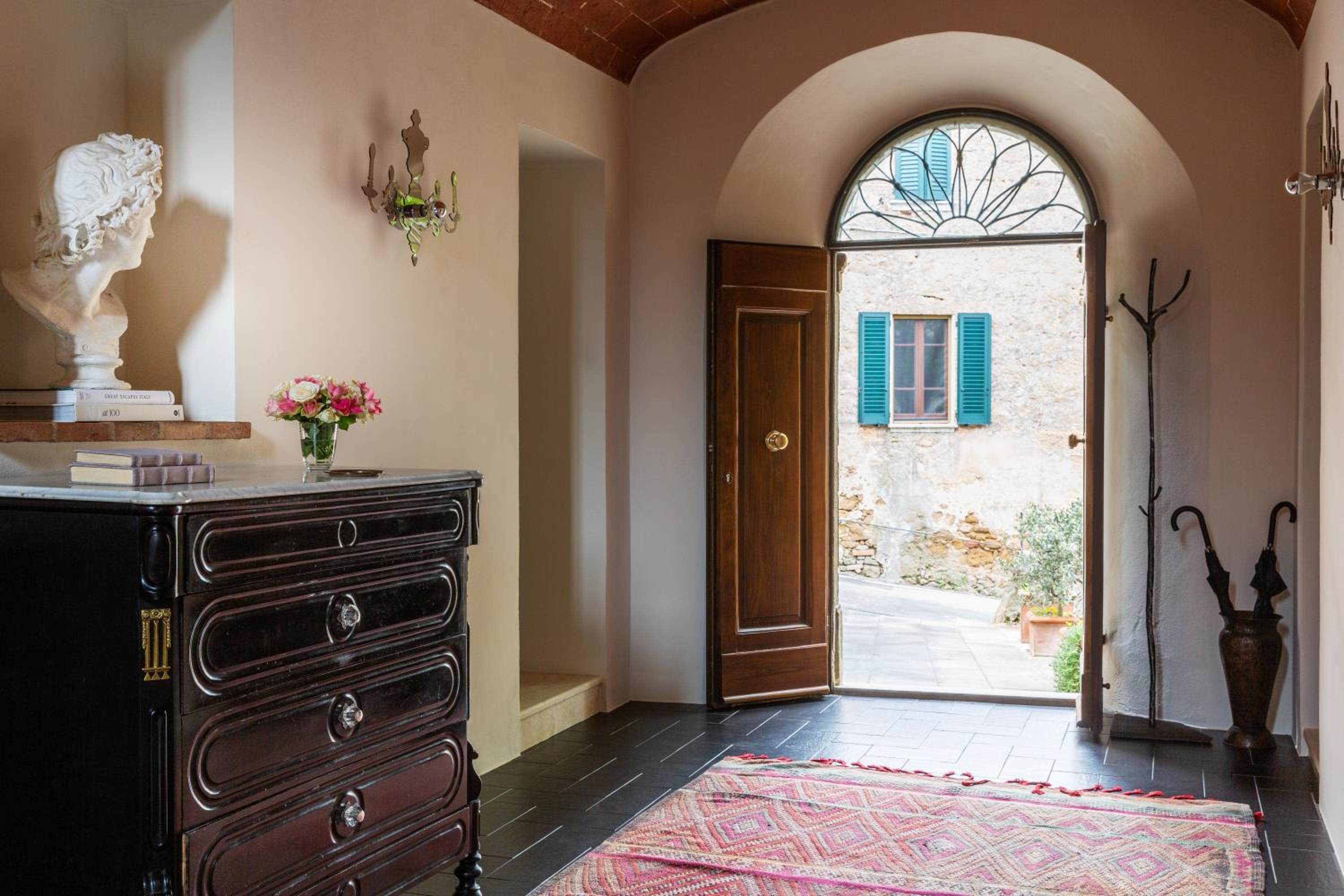 Casa Nobile - Luxury Villa in Val D'Orcia - Authentic Tuscany Living view 4