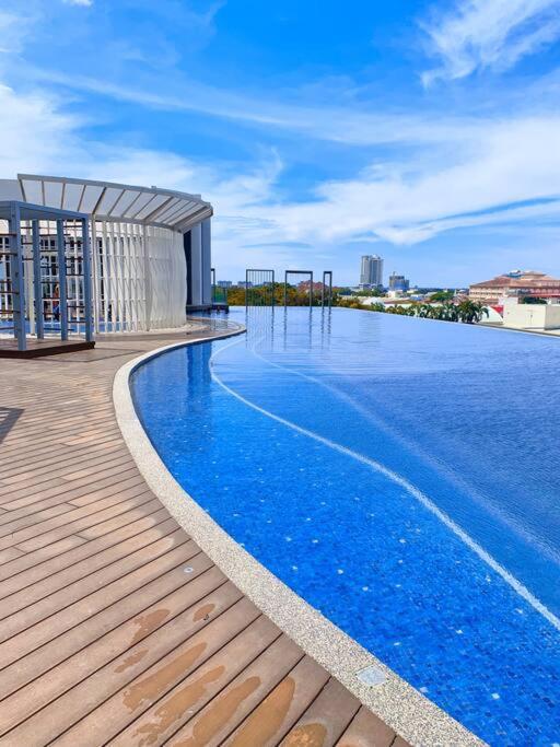 Netflix 2 Bedroom Troika Kota Bharu Homestay 1812 photo 7