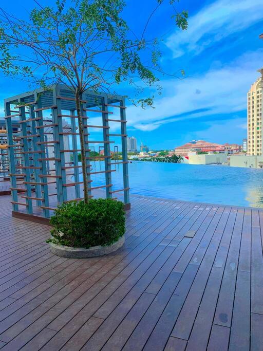 Netflix 2 Bedroom Troika Kota Bharu Homestay 1812 photo 6