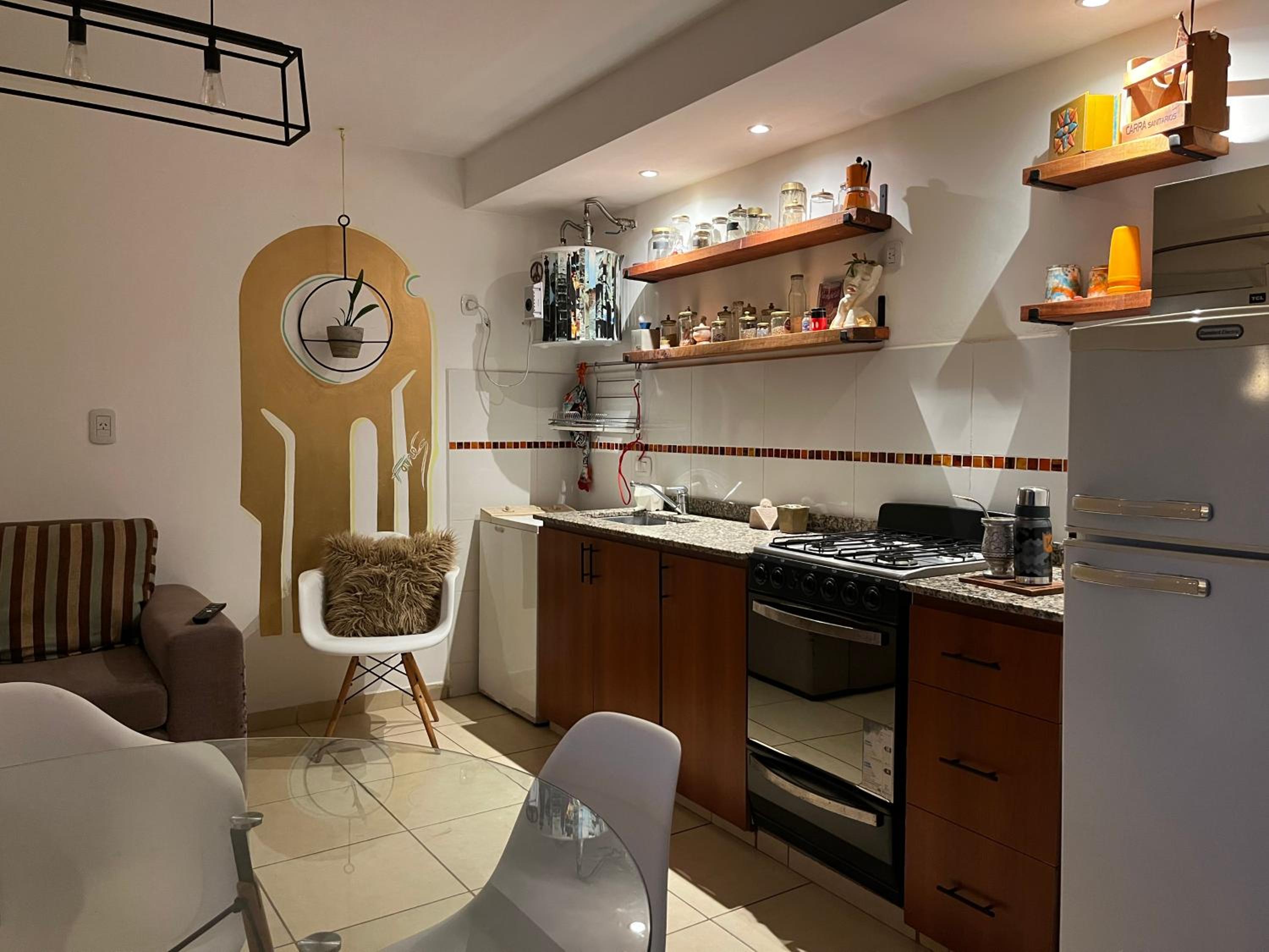 Apartamento Alberdi con amplio balcón