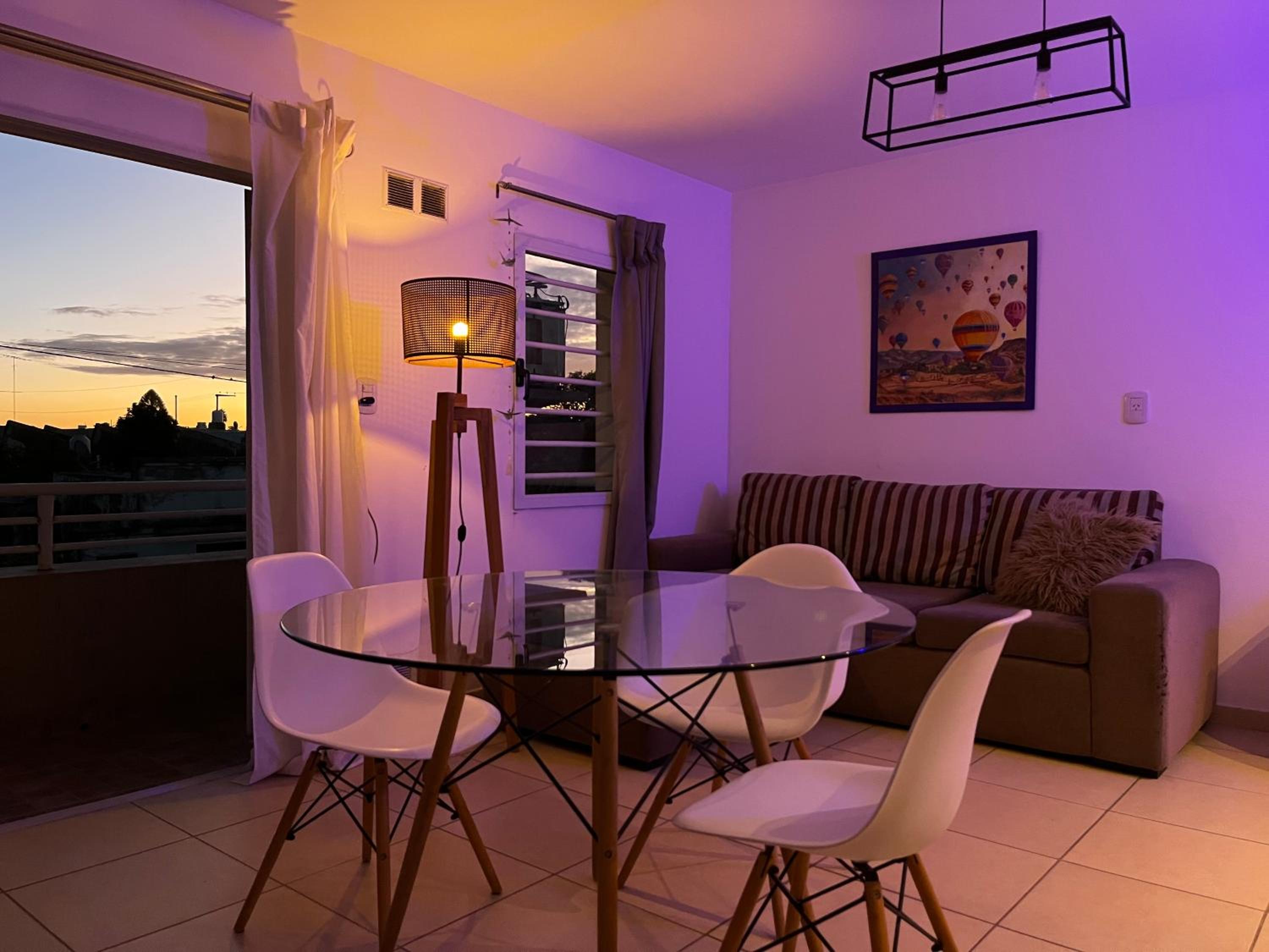 Apartamento Alberdi con amplio balcón