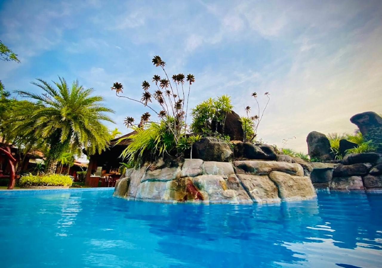 Try Palace Resort Kep