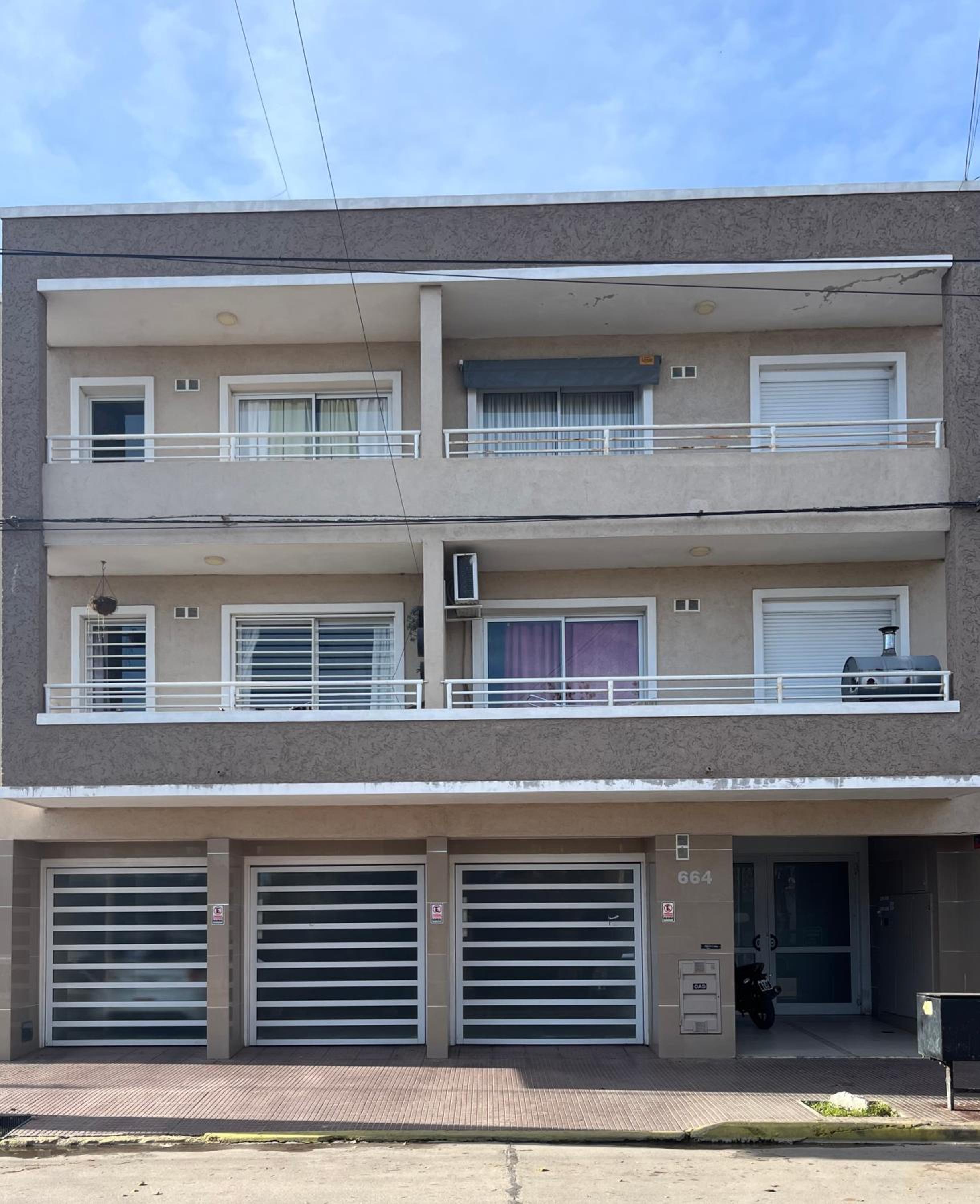 Apartamento Alberdi con amplio balcón