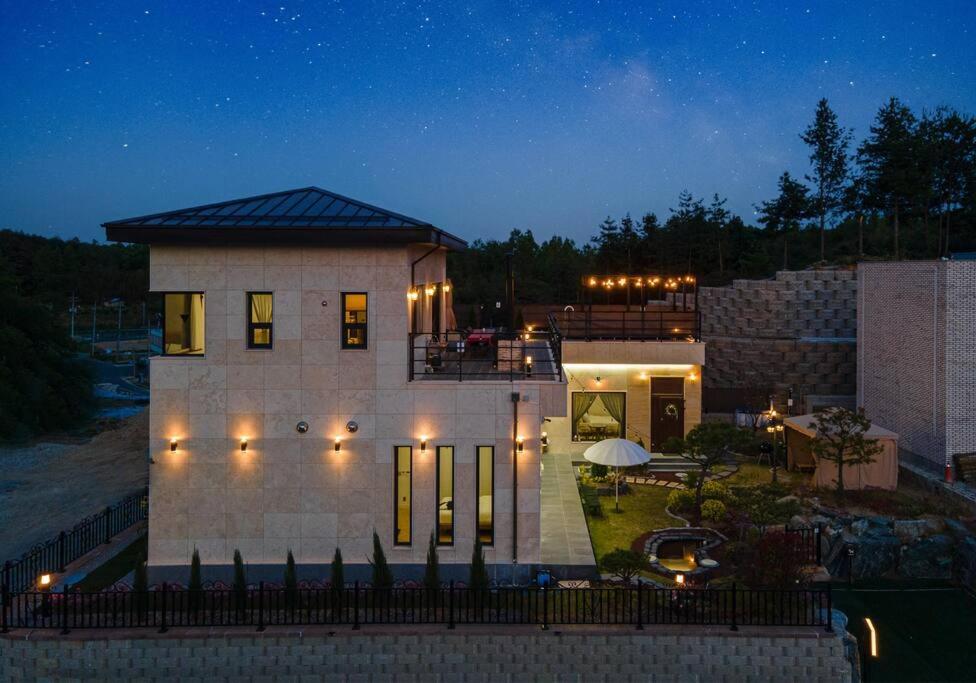 Dignitas Luxury Villa