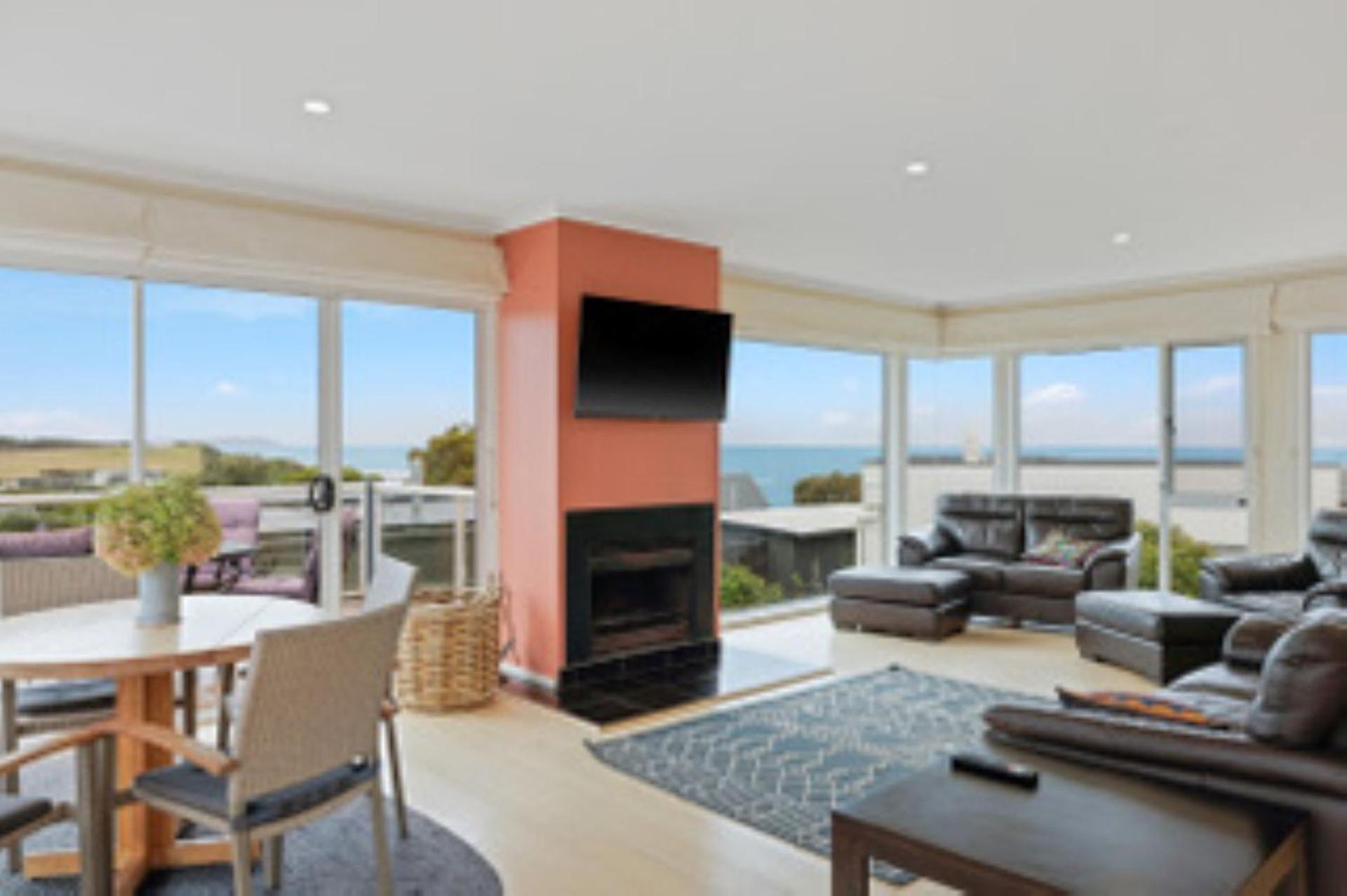 35 Waikiki Crescent