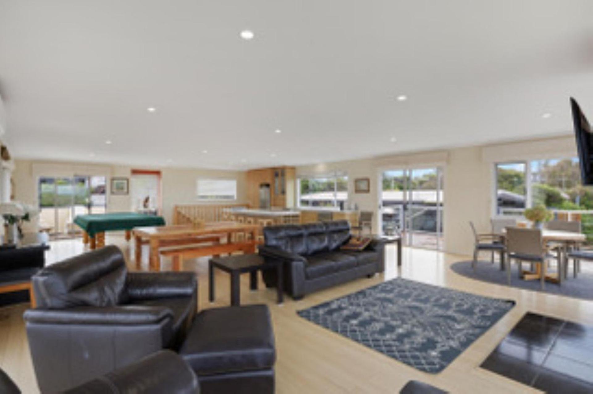 35 Waikiki Crescent