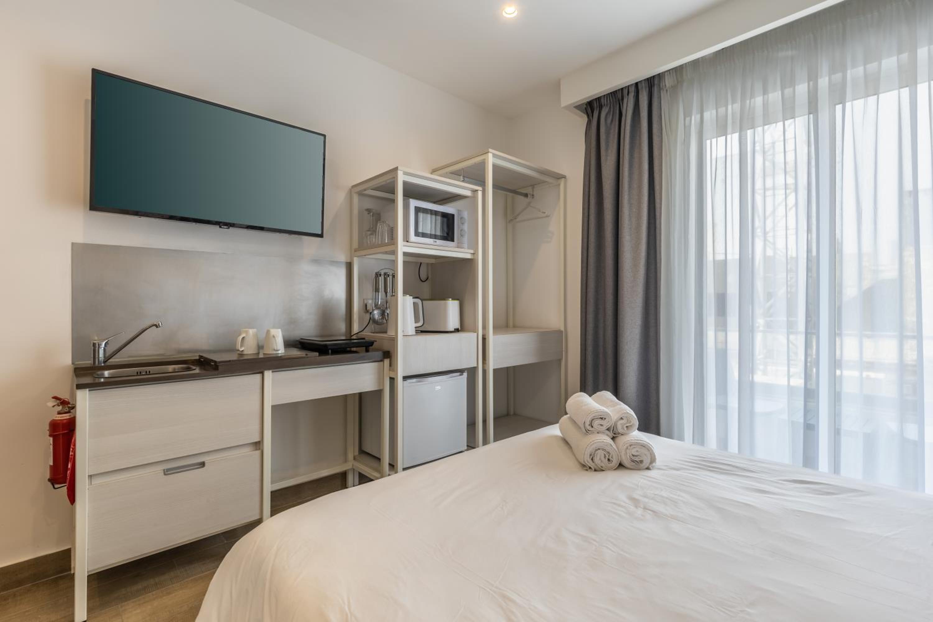 Cozy Studio in the Heart of Paceville -Olo Living by SF Homes photo 2