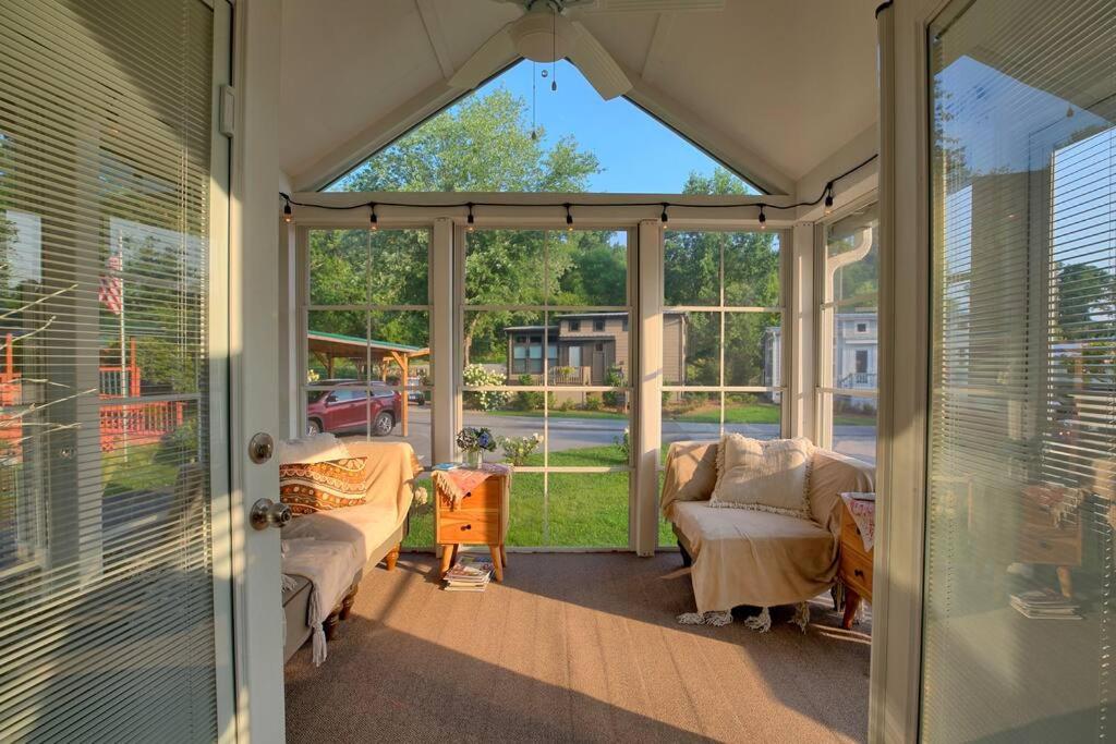 Tiny house near waterfall hikes view 5