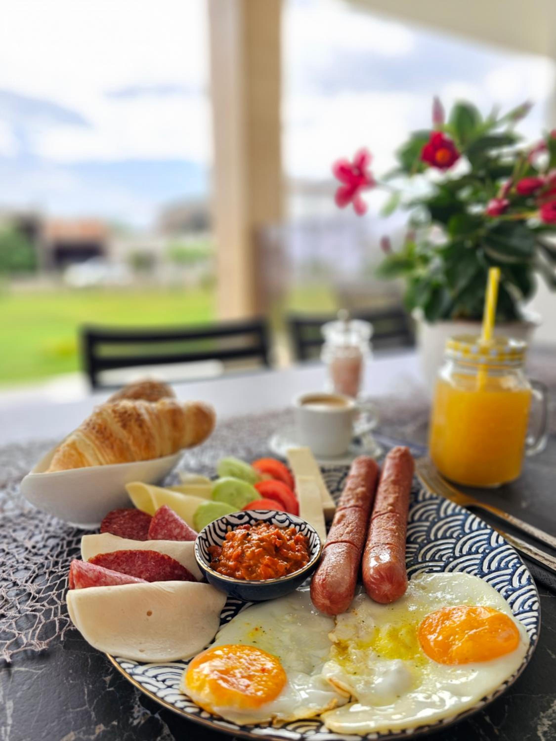 Lira Suites