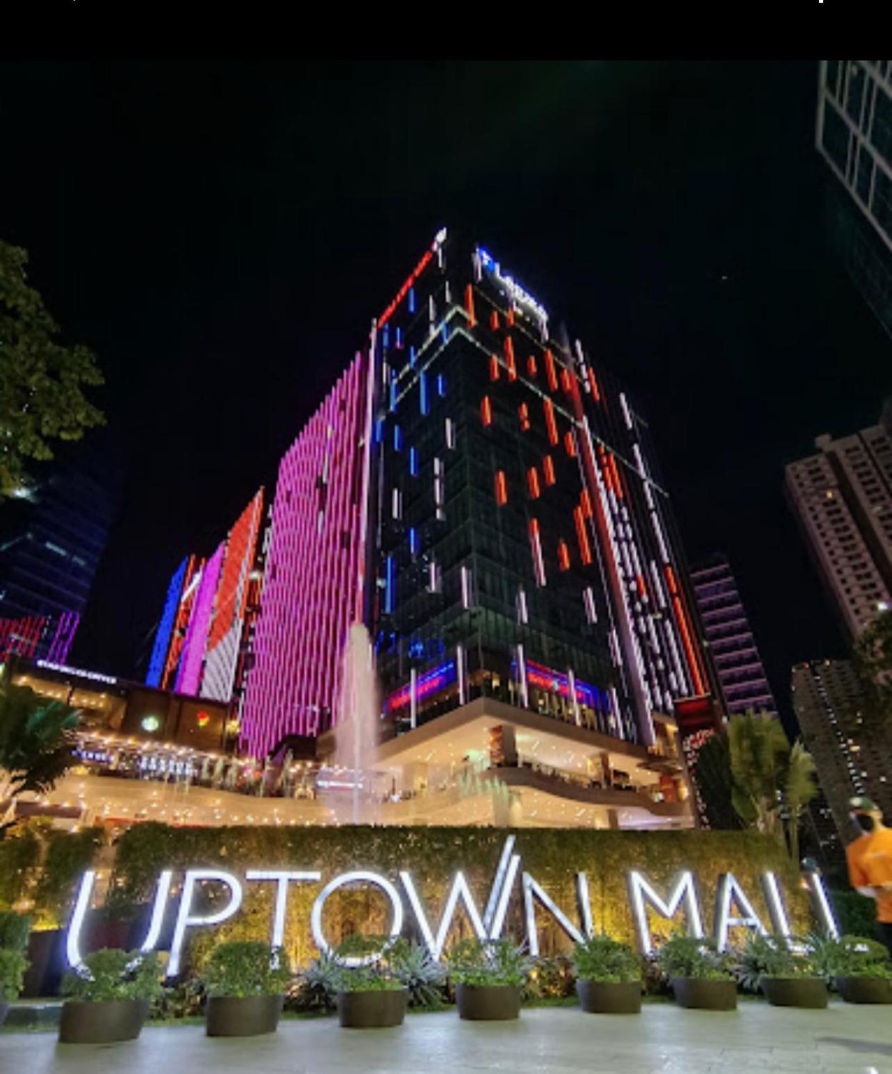 1 BR Uptown BGC across Uptown Mall view 4