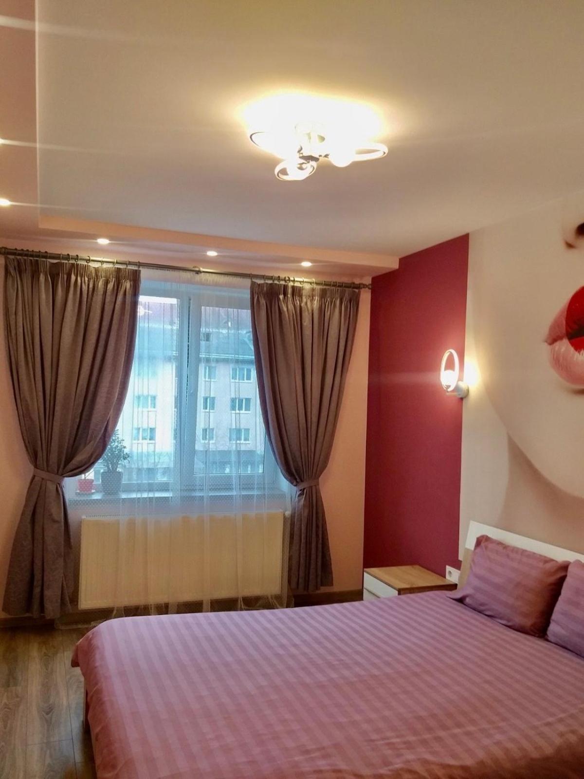 Luxury Apartments Melnyka 10 view 2