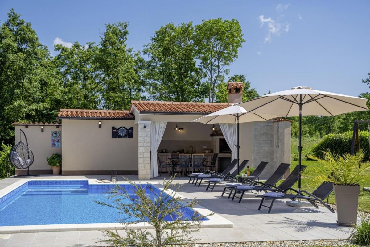 Villa Božac in Cukrići - Haus für 6 Personen view 2