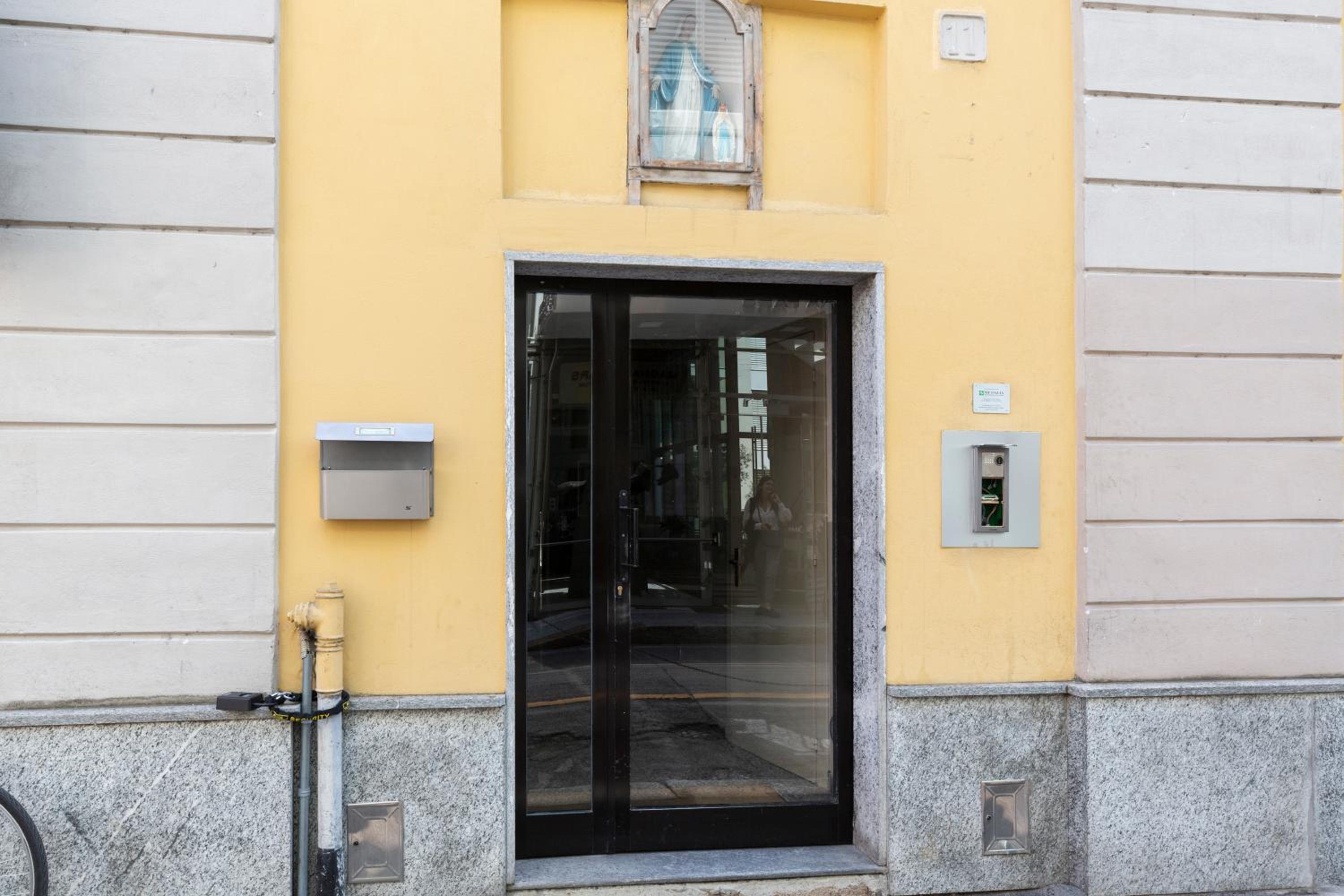 Forcella Fashion District