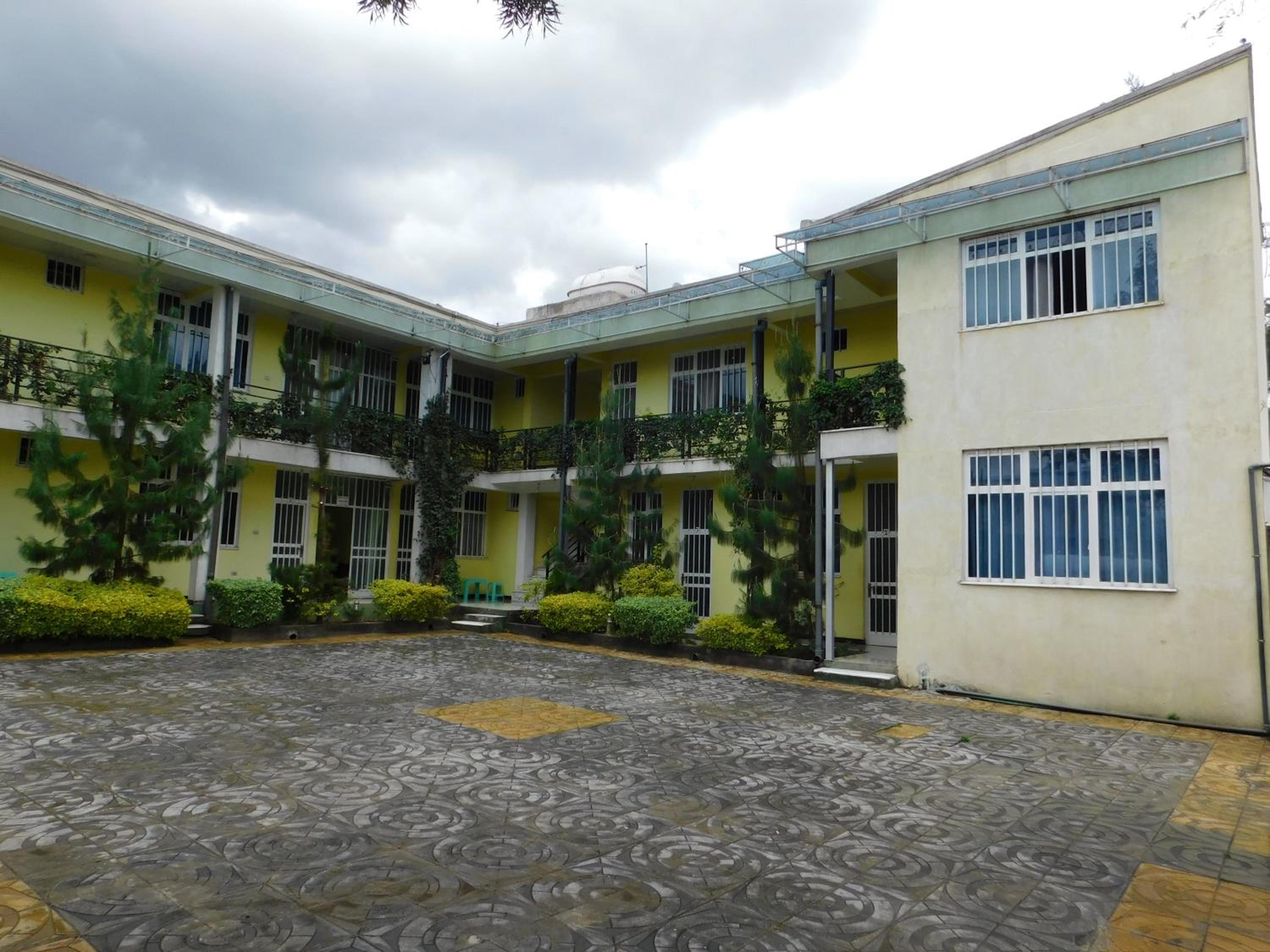 Avi Guest House