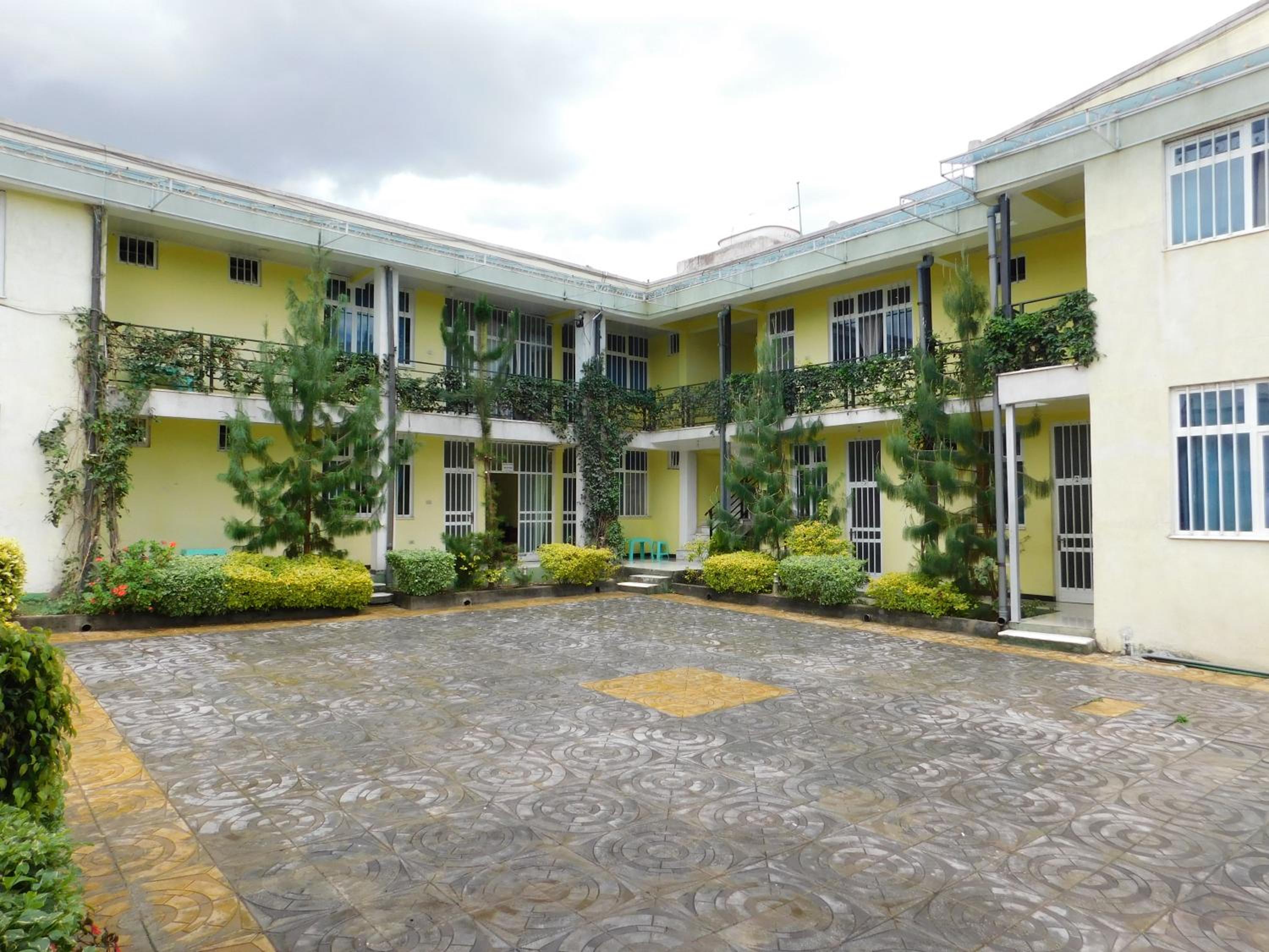 Avi Guest House