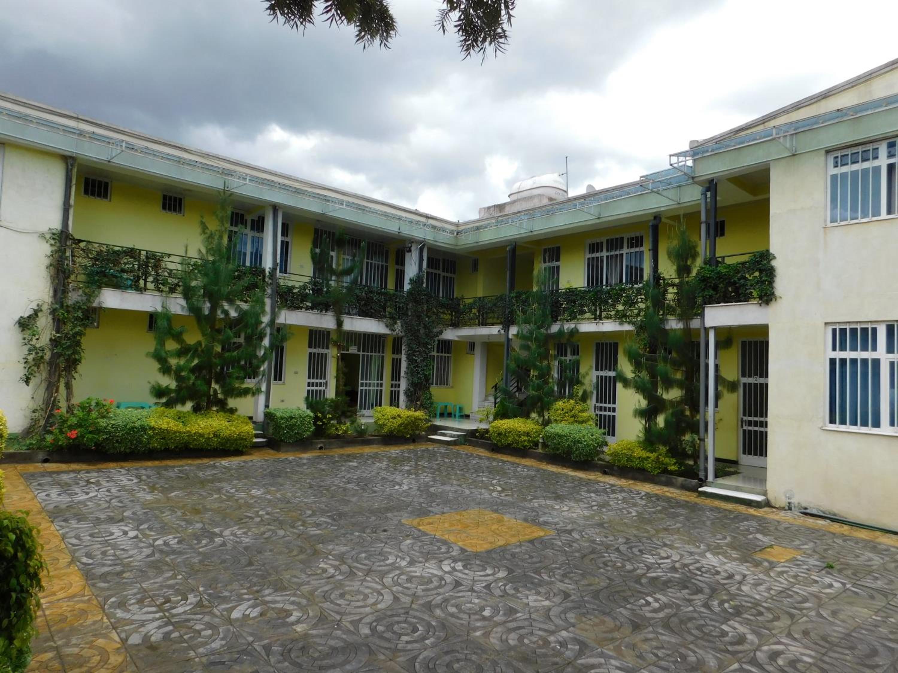 Avi Guest House