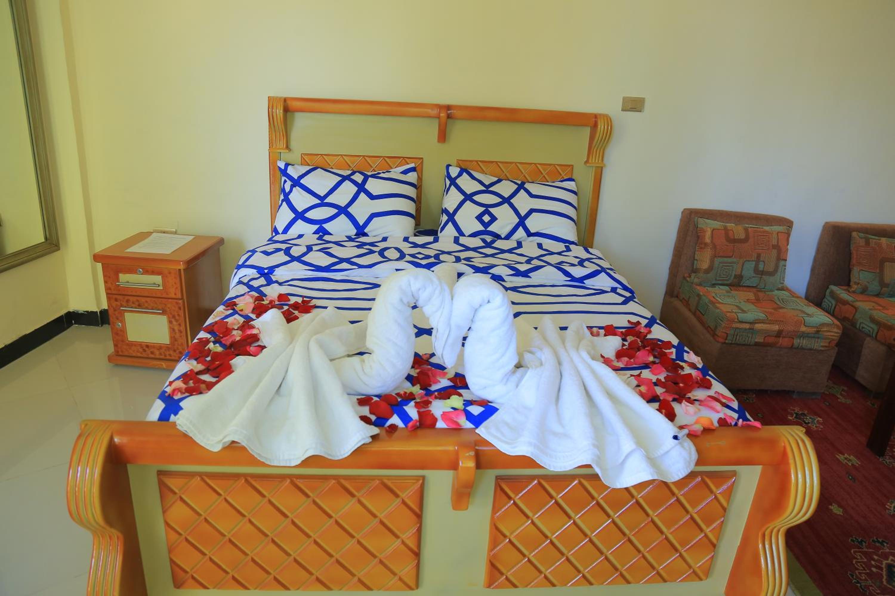 Avi Guest House