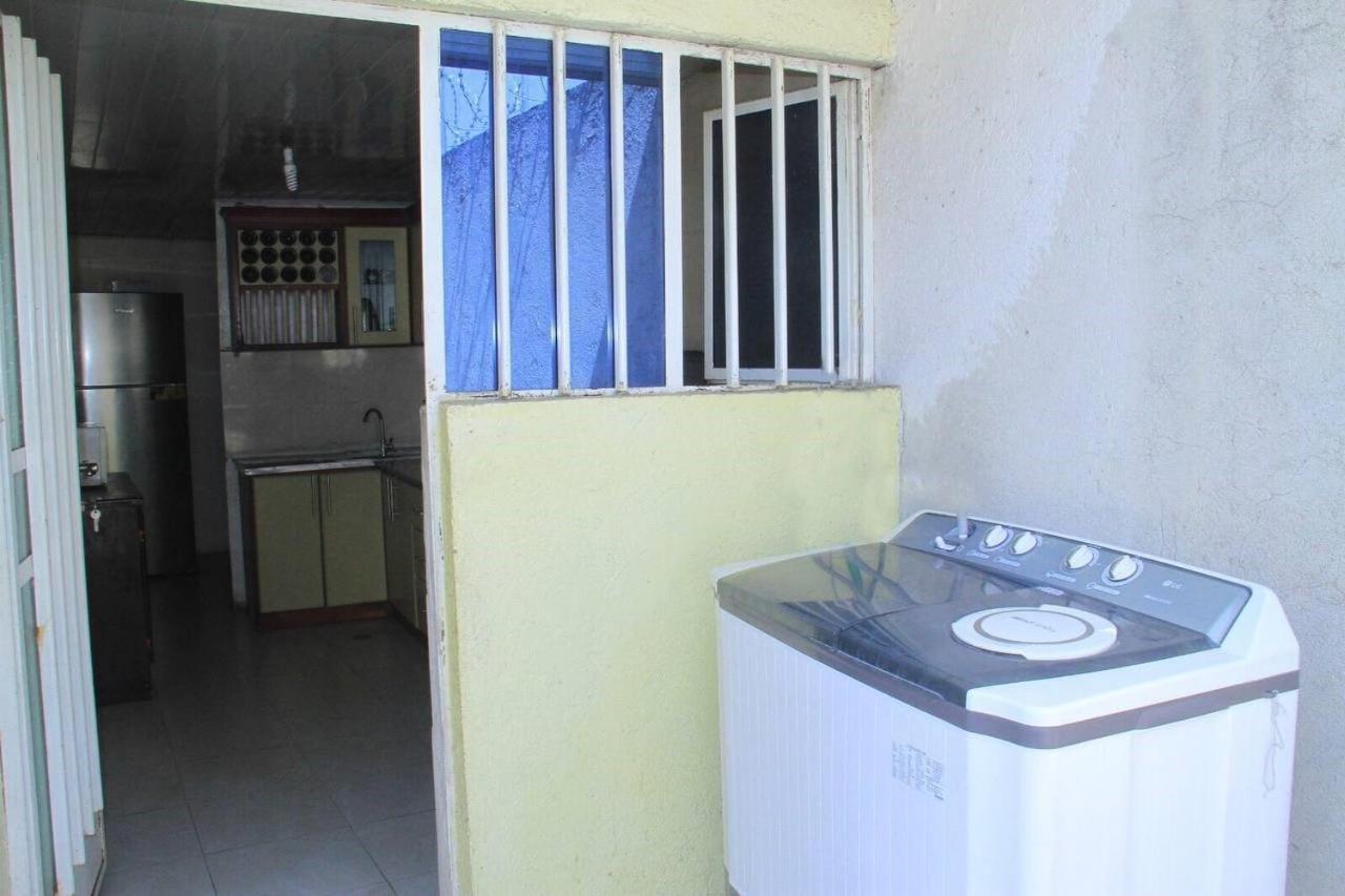 Avi Guest House