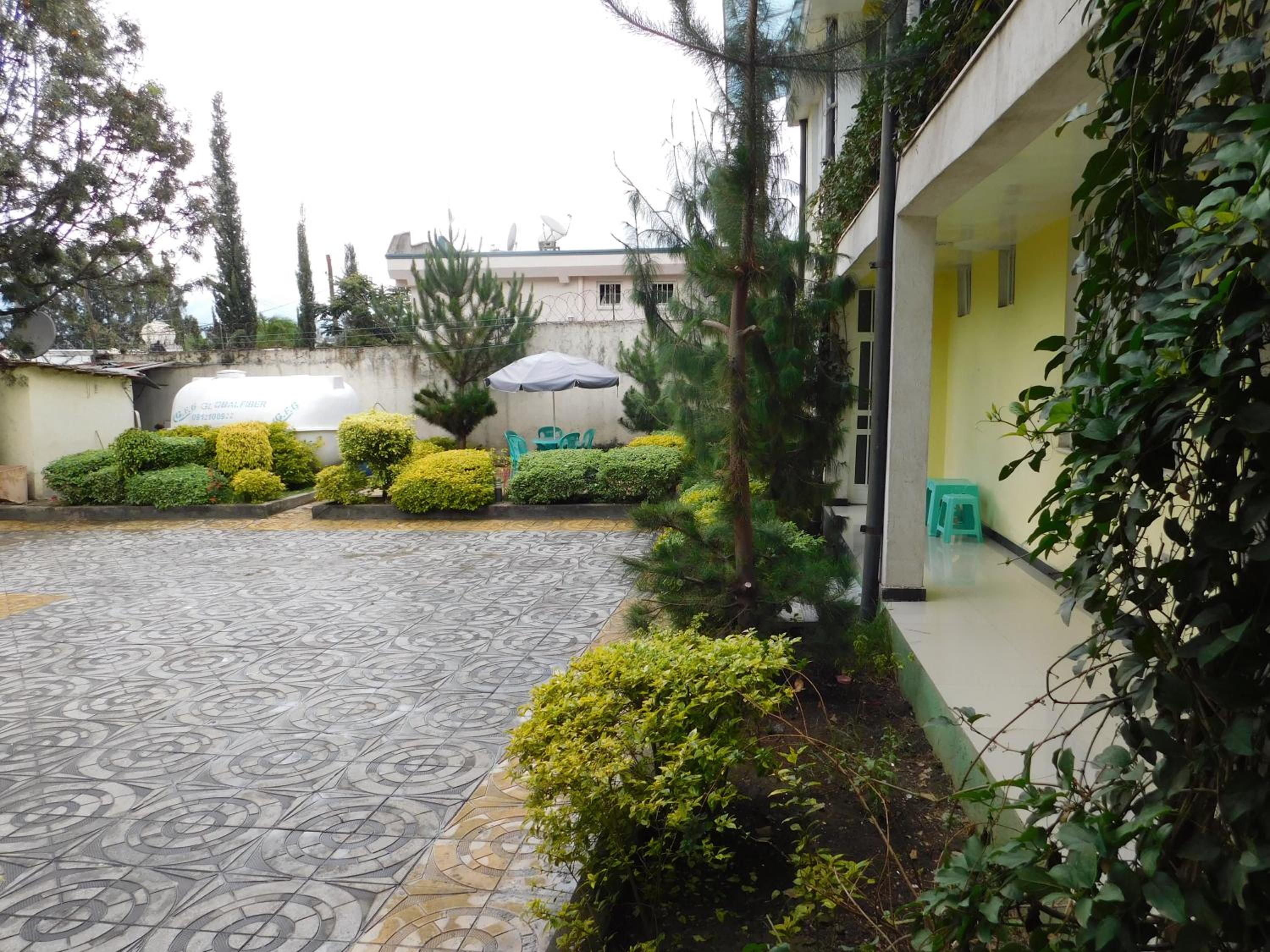 Avi Guest House