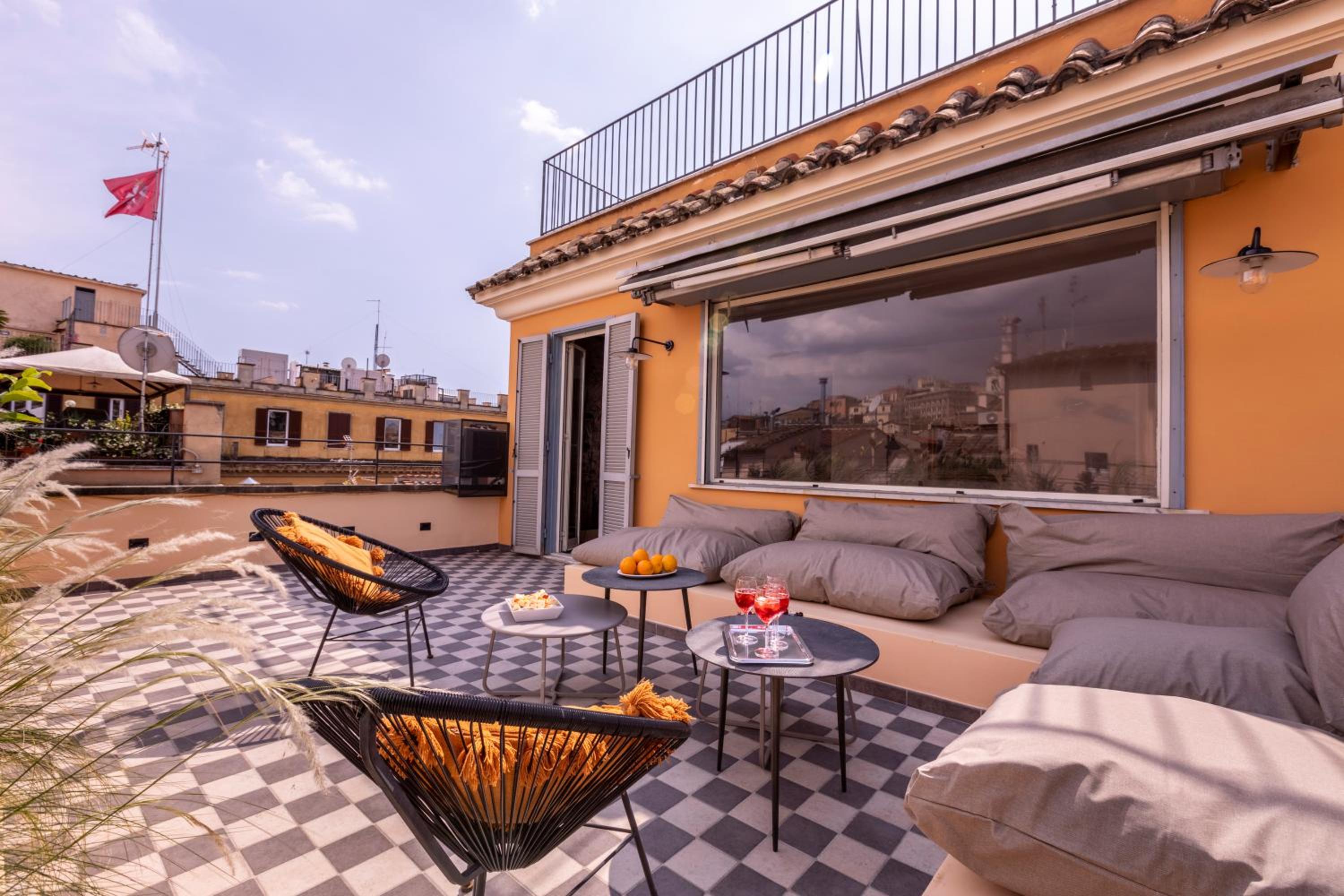 ROMAC - Condotti Penthouse in the Spanish Steps area