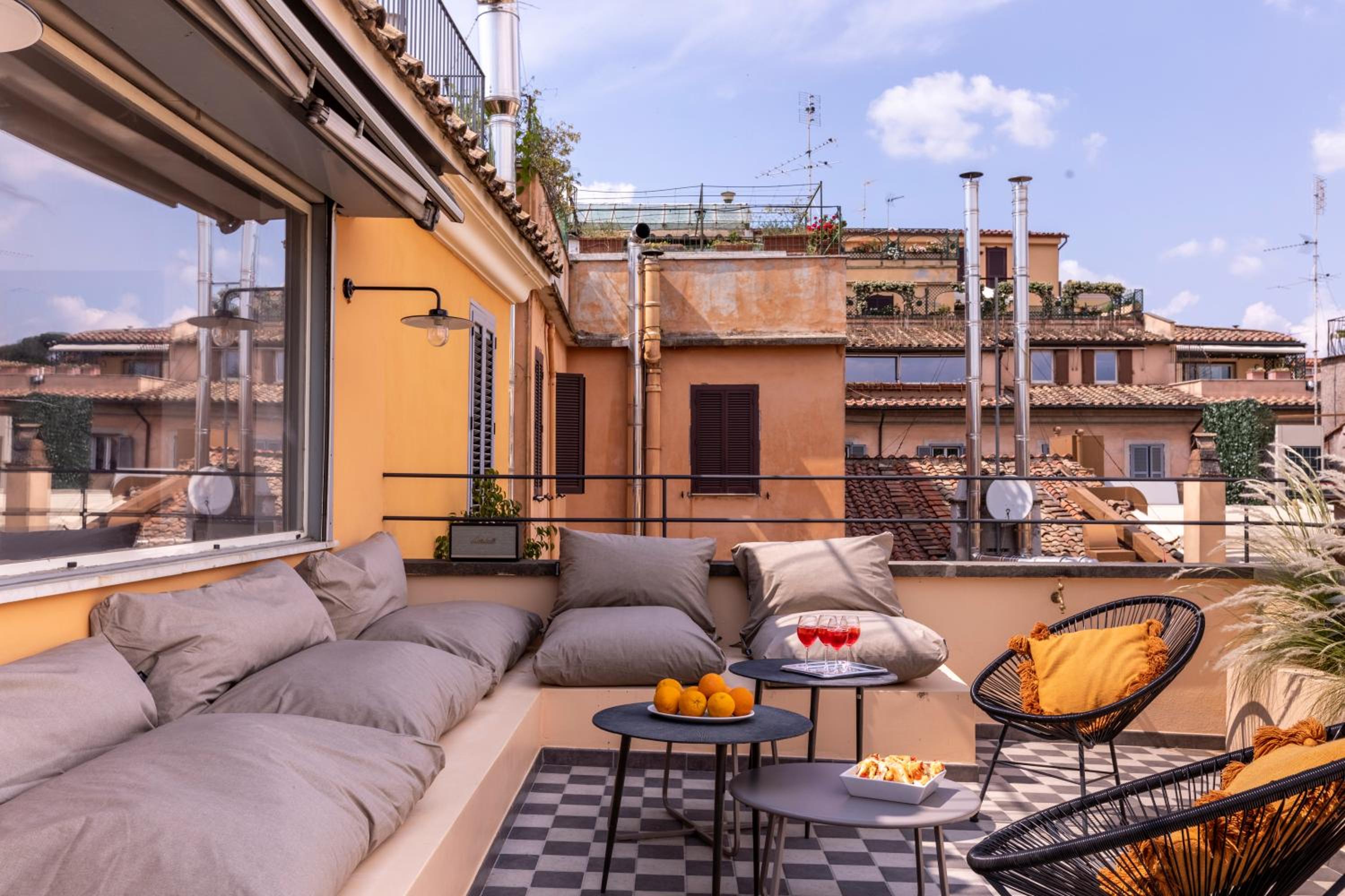 ROMAC - Condotti Penthouse in the Spanish Steps area