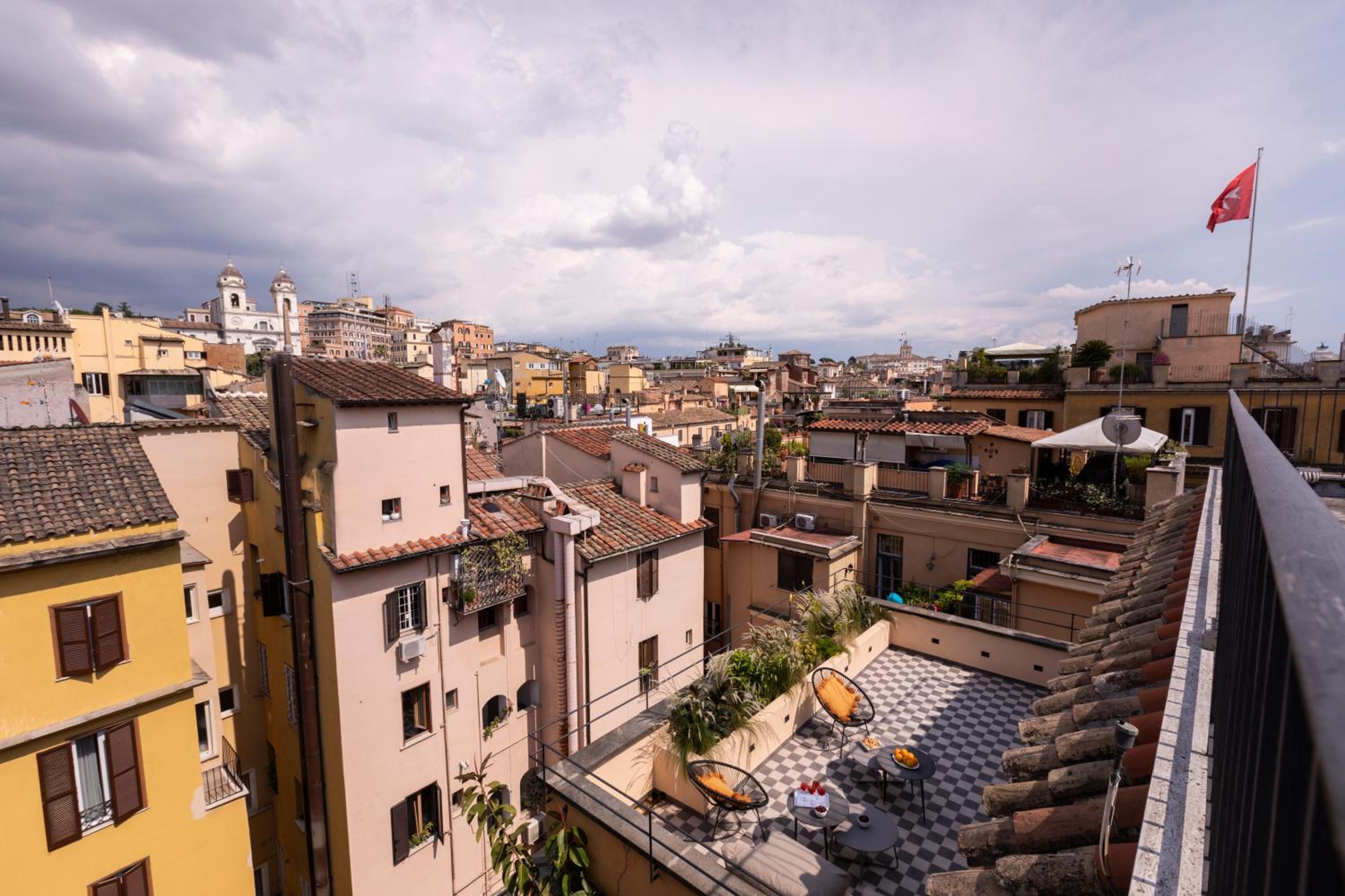 ROMAC - Condotti Penthouse in the Spanish Steps area