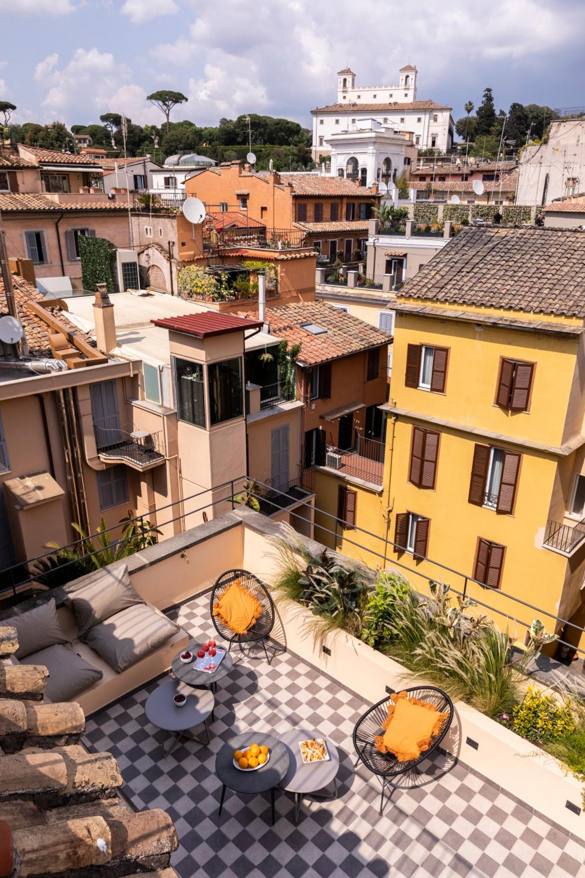 ROMAC - Condotti Penthouse in the Spanish Steps area