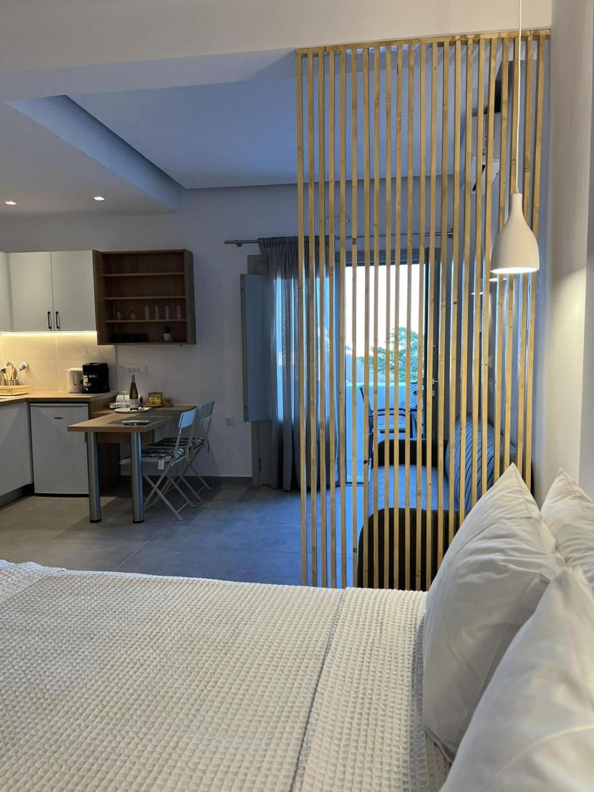 Santorini Villatzio Suites