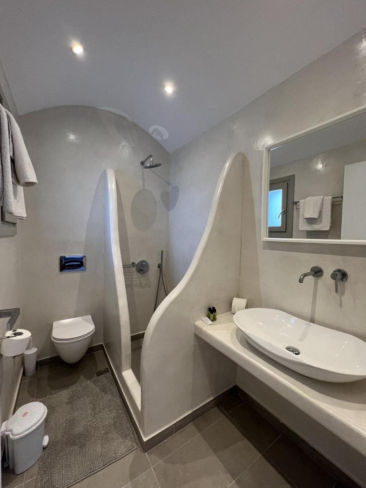Santorini Villatzio Suites
