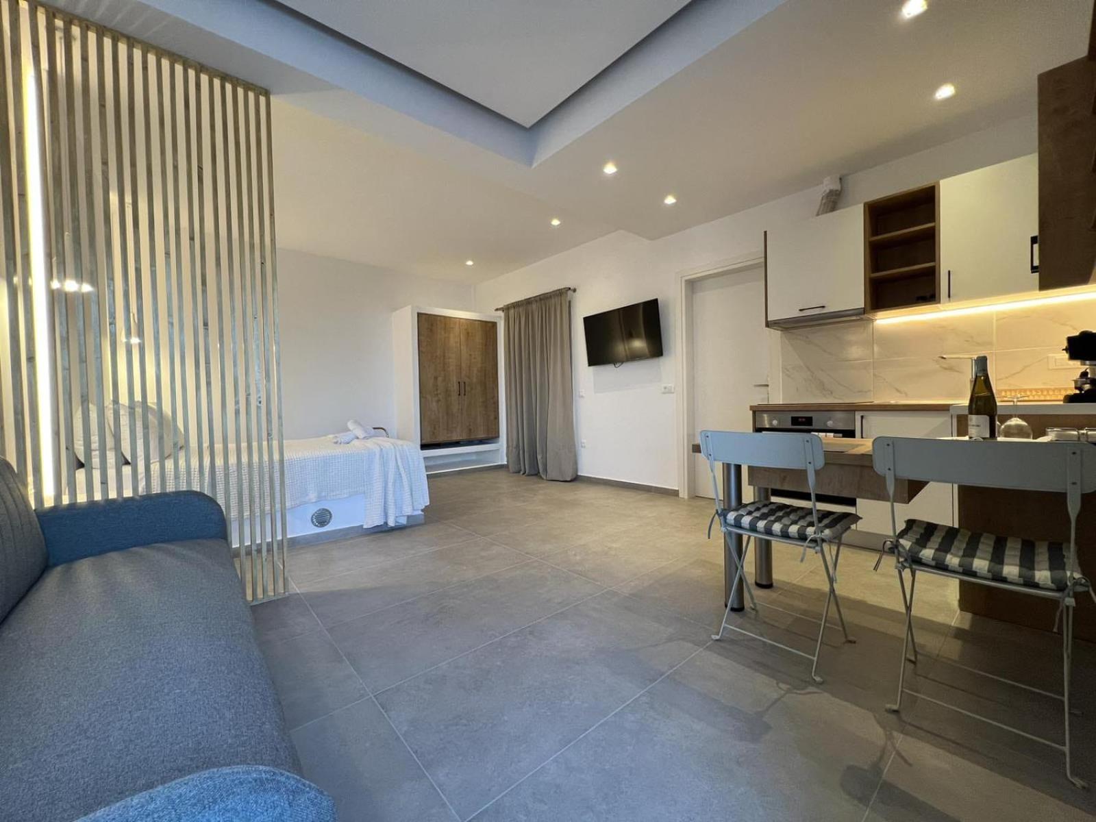 Santorini Villatzio Suites