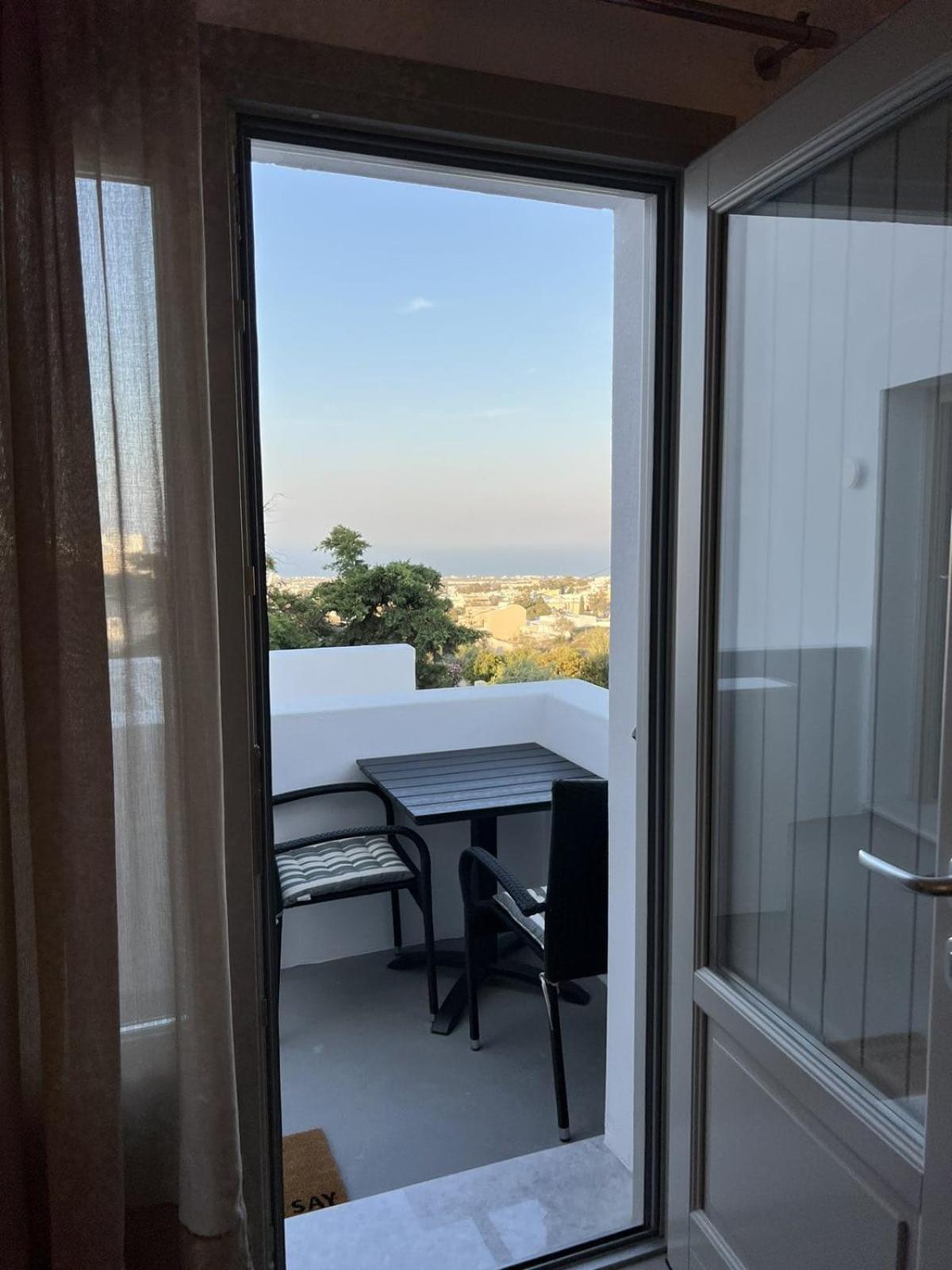 Santorini Villatzio Suites