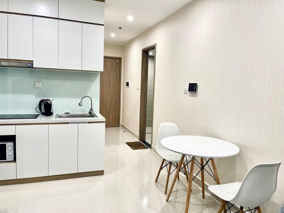 Vinhomes Sweet 1BR Apartment - BB Home view 3