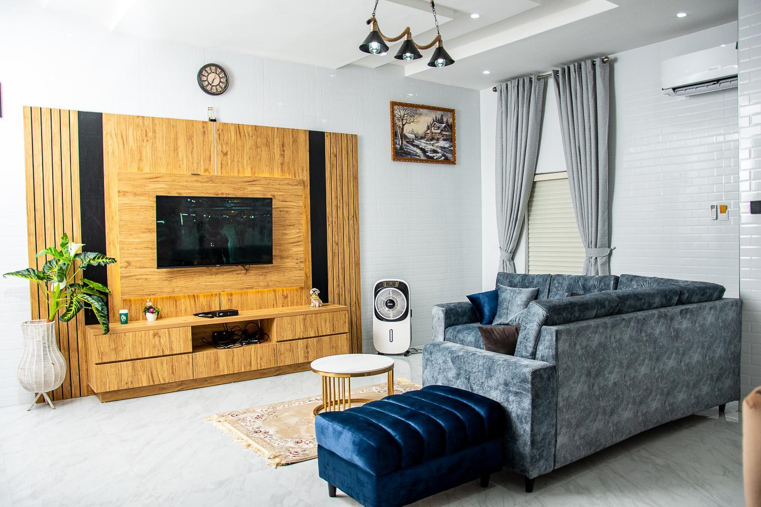 NIFEWAT APARTMENT,Rennes suite 2bedroom apartment with gym,pool, WiFi,Netflix,bar and sitting out area view 3