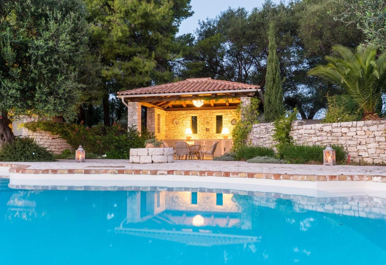 Villa Avra