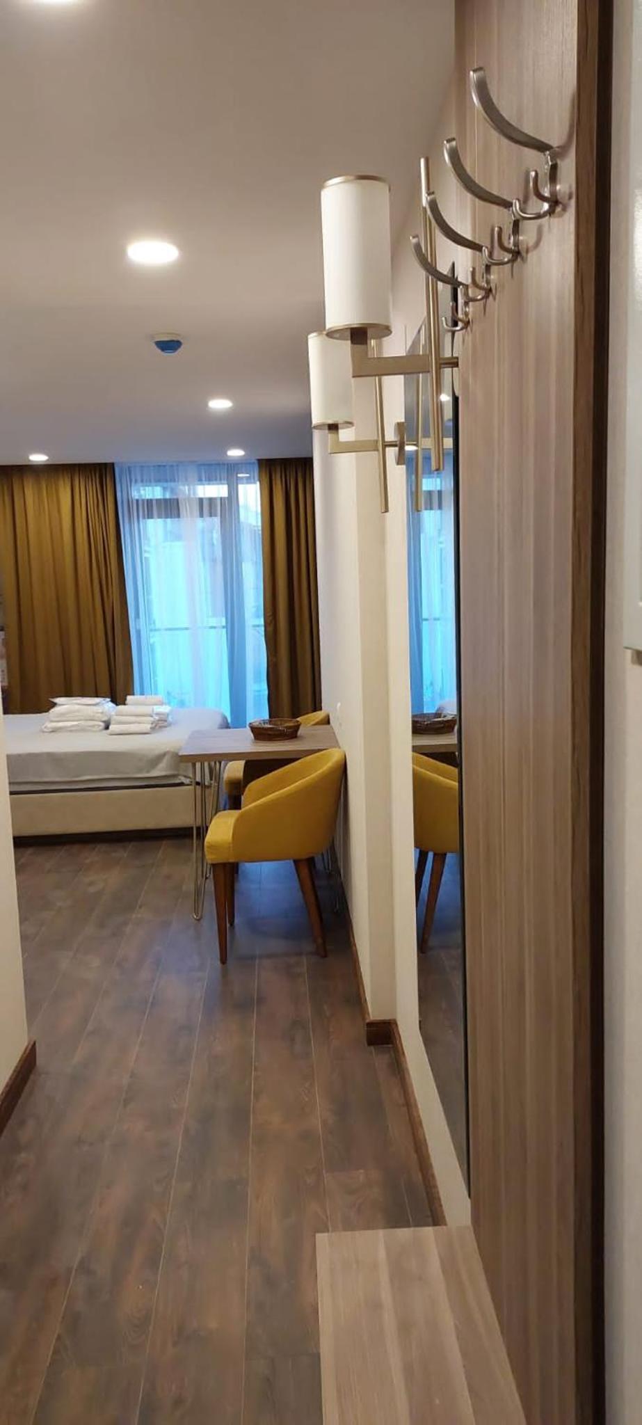 Wyn Residence apart view 3