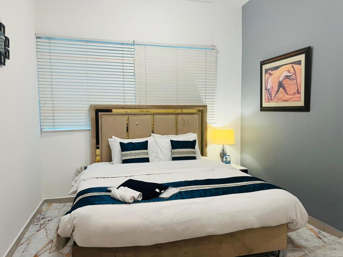Entire private self catered sea view Apartments marina