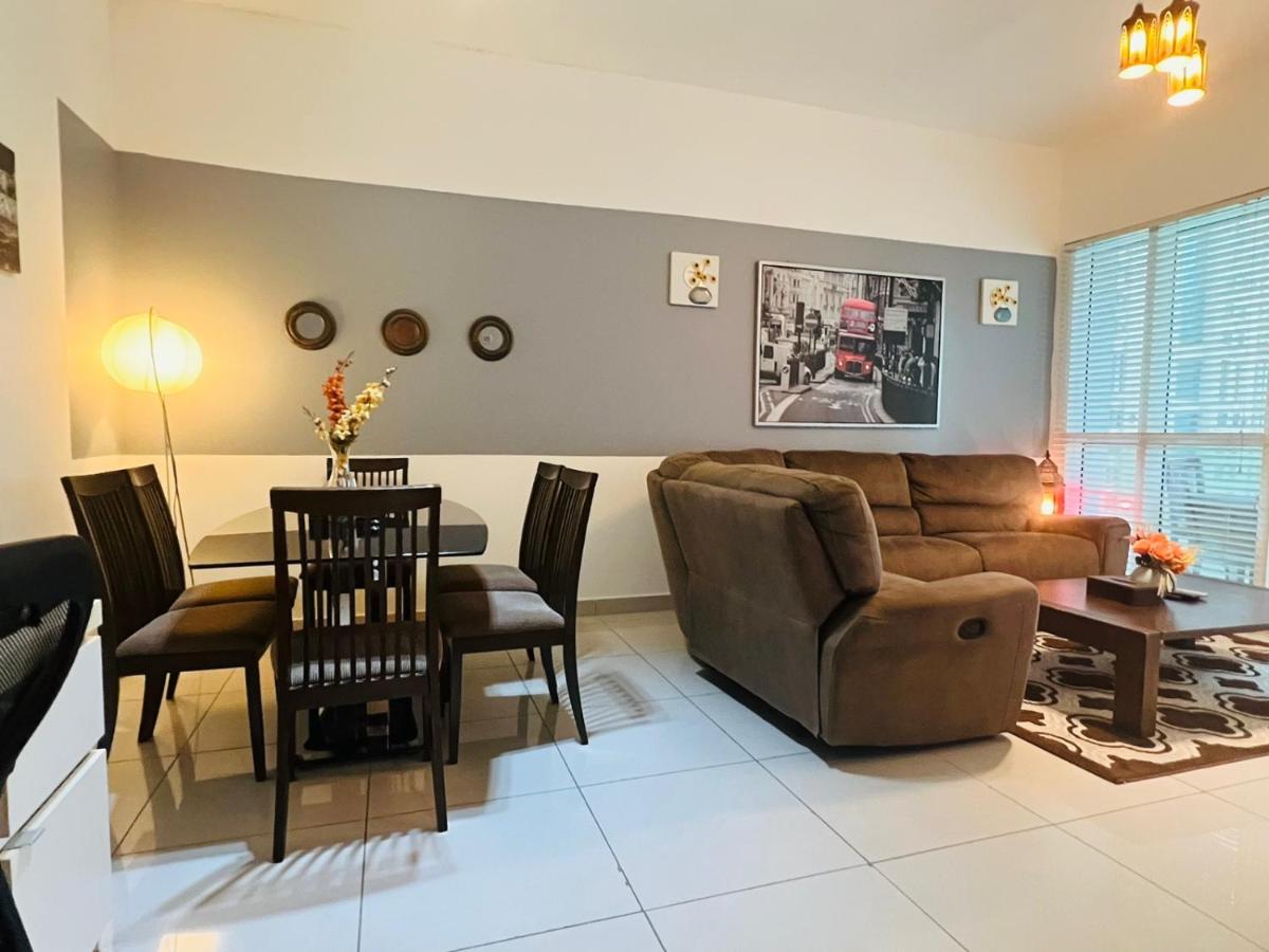 Entire private self catered sea view Apartments marina